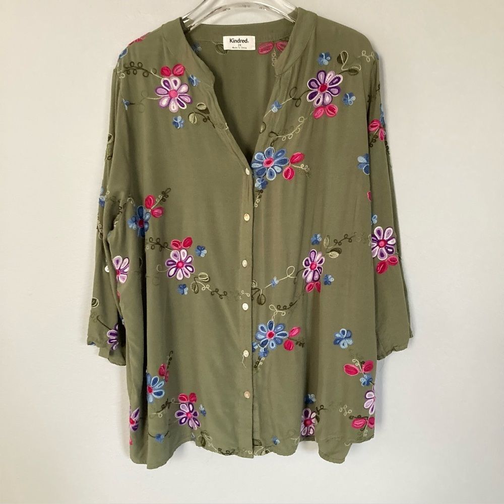 Kindred Embroidered Floral Green Top Plus 2X Boho Summer Spring Lightweight